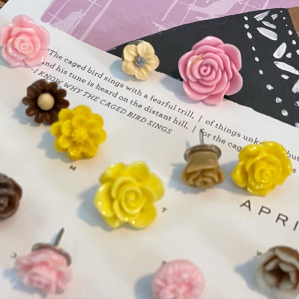 Spring Colors Floral Push Pins